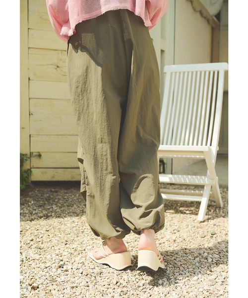 Crisp（クリスプ）の「ナイロンキャミサロペット（サロペット/オーバーオール・レディース・ブラック/カーキ・FREE）」の18枚目の写真