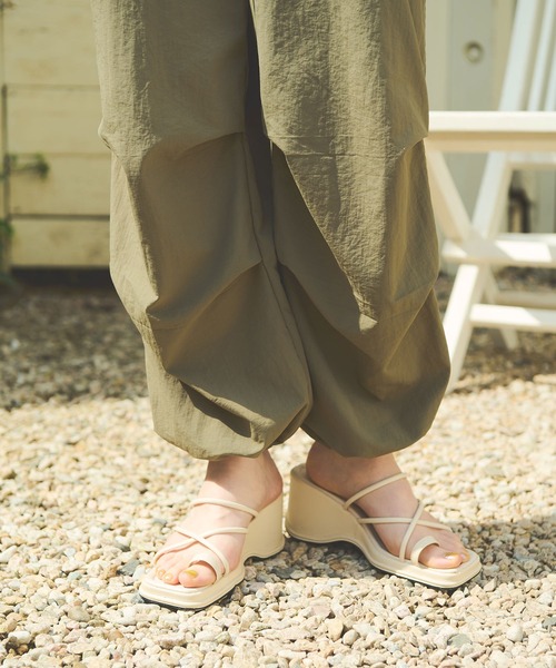 Crisp（クリスプ）の「ナイロンキャミサロペット（サロペット/オーバーオール・レディース・ブラック/カーキ・FREE）」の9枚目の写真