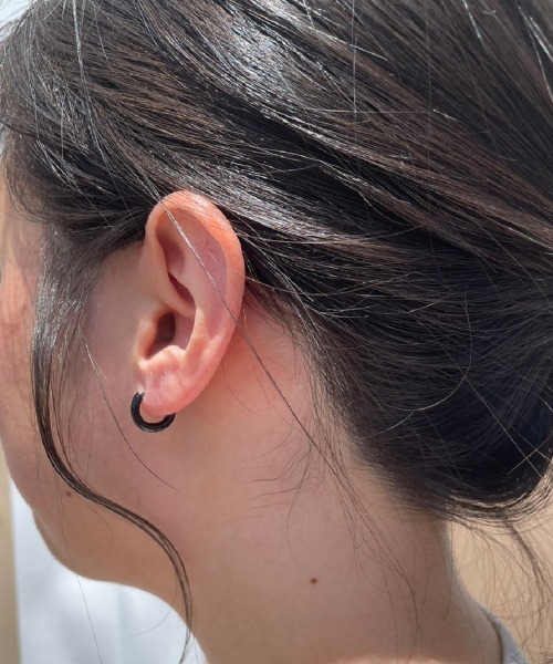 PARKS TOKYO SELECT（パークストウキョウセレクト）の「金属アレルギー対応 サージカルステンレス/316L ワンタッチラウンドフープピアス（ピアス（両耳用）・レディース・シルバー/ブラック・15 /19/17/14）」の14枚目の写真