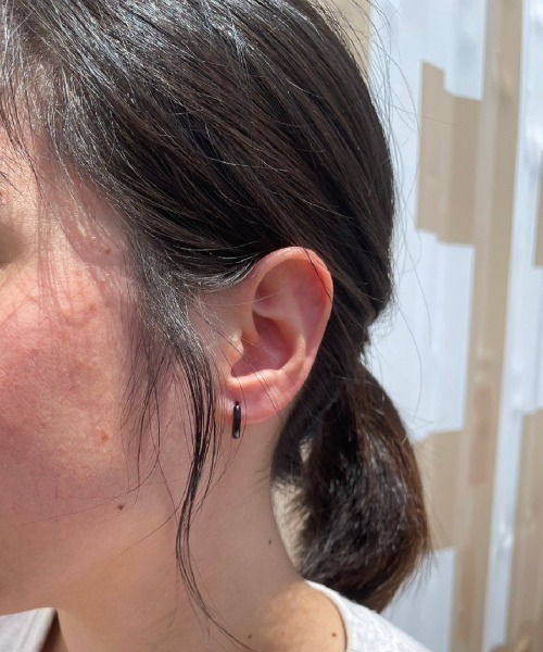 PARKS TOKYO SELECT（パークストウキョウセレクト）の「金属アレルギー対応 サージカルステンレス/316L ワンタッチラウンドフープピアス（ピアス（両耳用）・レディース・シルバー/ブラック・15 /19/17/14）」の15枚目の写真