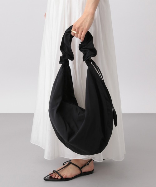 A part by（アパートバイ）の「≪追加2≫フリル2WAYドロストバッグ（ショルダーバッグ・レディース・ベージュ/ブラック/グレー/オフホワイト・FREE）」の9枚目の写真