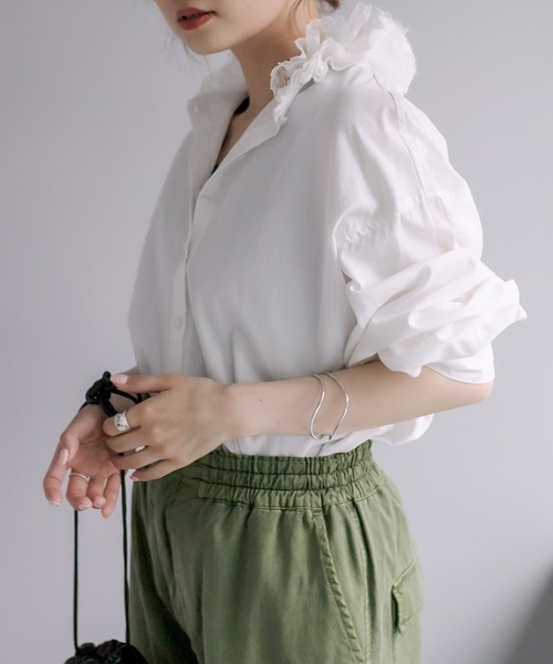 PUAL CE CIN(ピュアルセシン)の「【WEB限定】フリルが大人可愛いブラウス(シャツ/ブラウス・レディース・オフホワイト/ブラック・FREE)」の4枚目の写真