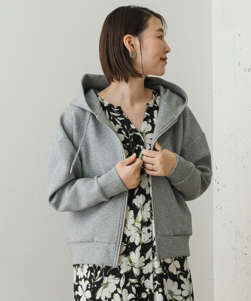 F by ROSSO(エフバイロッソ)の「F by ROSSO ダンボールニットショートZIPパーカー(パーカー・レディース・ベージュ/グレー・FREE)」の3枚目の写真