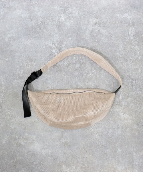 fredy emue（フレディエミュ）の「ボンディングクロワッサンショルダーバッグ（ショルダーバッグ・レディース・ブラック/ベージュ・FREE）」の8枚目の写真