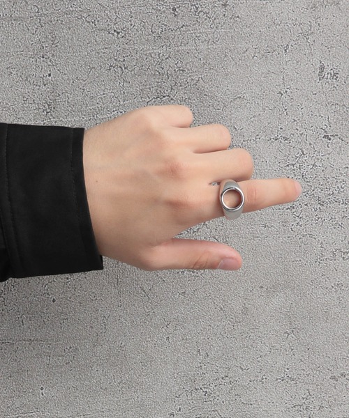 HARE（ハレ）の「ステンレスオーバルリング(HARE)（リング・メンズ・シルバー・FREE）」の8枚目の写真