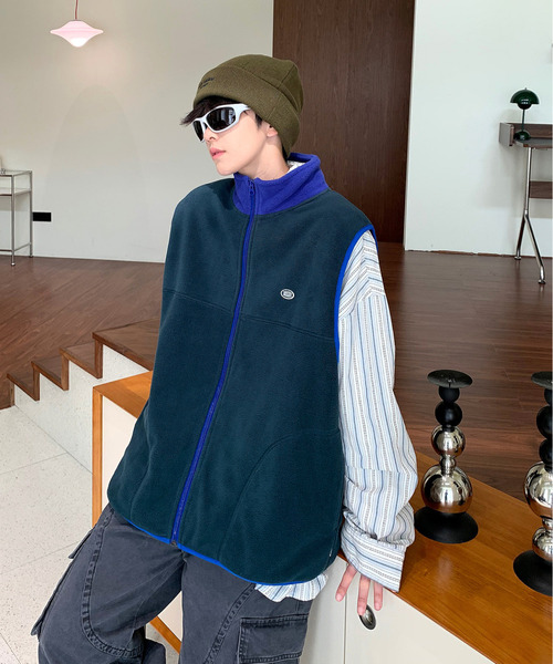 DISCUS(ディスカス)の「【neos -addictive design-】DISCUS ディスカス ルーズシルエット 配色 ワンポイントロゴ フリース ベスト(ベスト・メンズ・グリーン/ブラック/グレー・MEDIUM/X-LARGE/LARGE)」の11枚目の写真
