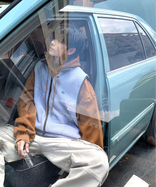 DISCUS(ディスカス)の「【neos -addictive design-】DISCUS ディスカス ルーズシルエット 配色 ワンポイントロゴ フリース ベスト(ベスト・メンズ・グリーン/ブラック/グレー・MEDIUM/X-LARGE/LARGE)」の18枚目の写真