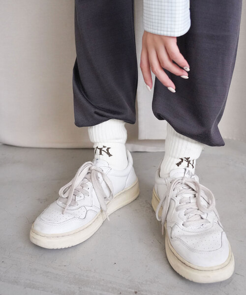 SLOBE IENA(スローブイエナ)の「SLOBE citron. MLB LOGO SOCKS-NYY(ソックス/靴下・レディース・ホワイト/サックスブルー・FREE)」の8枚目の写真