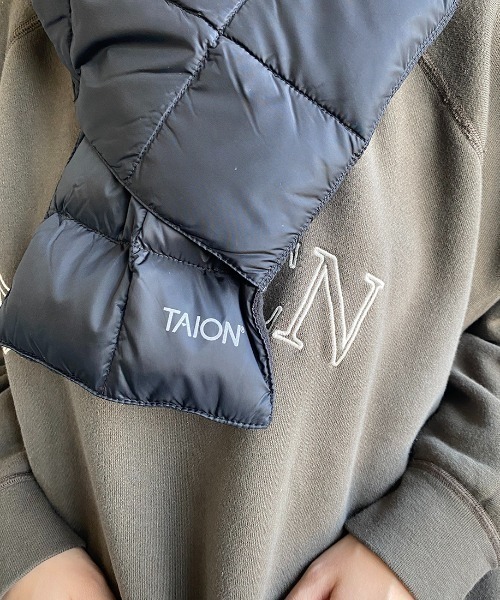 TAION（タイオン）の「【WEB限定】[TAION/タイオン] ベーシックダウンマフラー（マフラー・レディース・ブラック/オフホワイト/パープル/オレンジ/オリーブ/カーキ/グレー・ONE SIZE）」の16枚目の写真