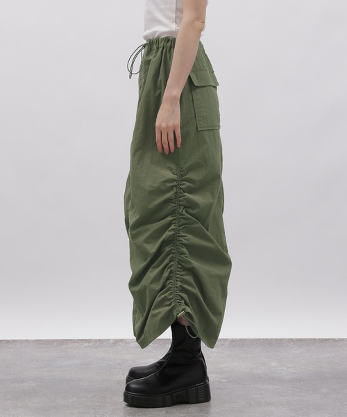 LAKOLE(ラコレ)の「パラシュートスカート2 / 980308(スカート・レディース・ブラック/カーキ・MEDIUM/SMALL)」の12枚目の写真