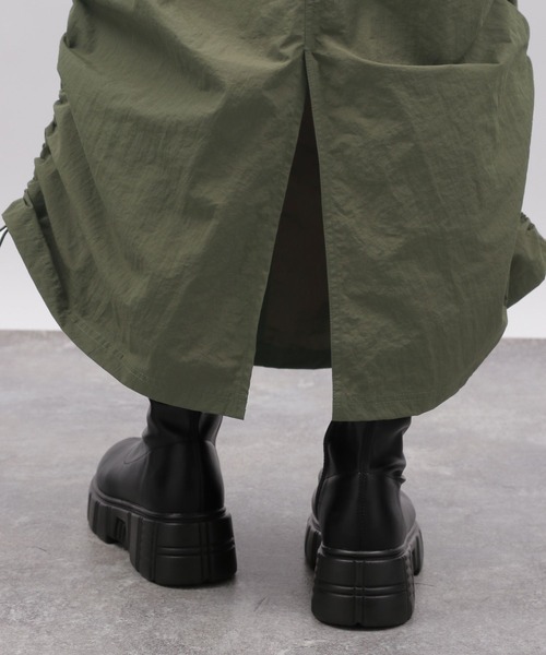 LAKOLE(ラコレ)の「パラシュートスカート2 / 980308(スカート・レディース・ブラック/カーキ・MEDIUM/SMALL)」の17枚目の写真