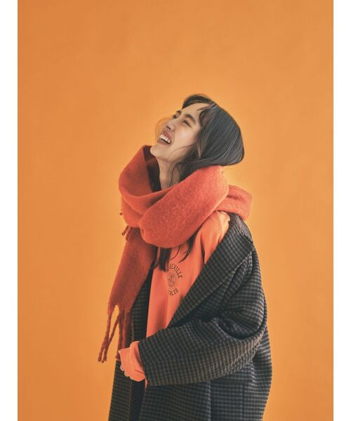 Ungrid（アングリッド）の「起毛大判ニットマフラー（マフラー・レディース・アイボリー/オレンジ/グレー/ブラウン・FREE）」の7枚目の写真