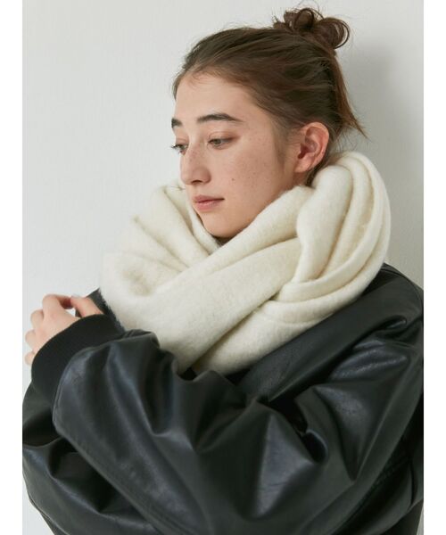 Ungrid（アングリッド）の「起毛大判ニットマフラー（マフラー・レディース・アイボリー/オレンジ/グレー/ブラウン・FREE）」の13枚目の写真