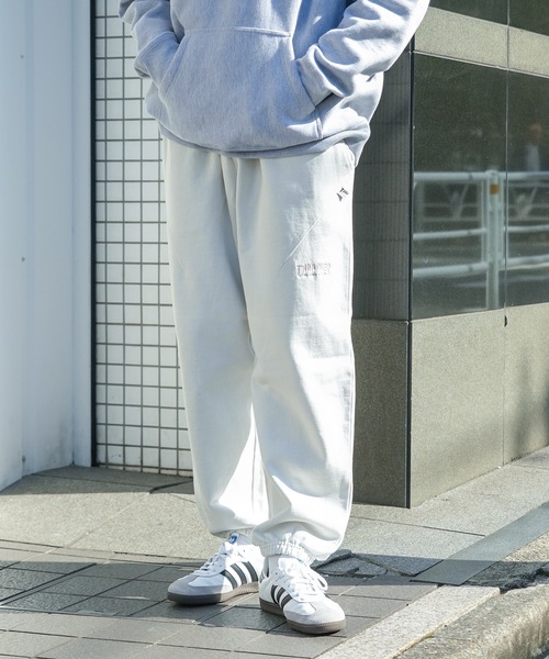 THRASHER(スラッシャー)の「【THRASHER/スラッシャー】ピグメント加工 ヘビーウェイト ワンポイントブランドロゴ同色刺繍 スウェットパンツ(スウェットパンツ・メンズ・ホワイト/ブラック・X-LARGE/LARGE/MEDIUM)」の15枚目の写真