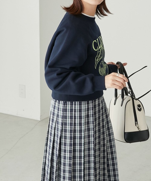 BONLECILL(ボンルシール)の「チェリープリント 裏起毛ラグランスウェットプルオーバー(スウェット・レディース・チャコールグレー/イエロー/ネイビー/オフホワイト/ブラウン/グレー・FREE)」の21枚目の写真