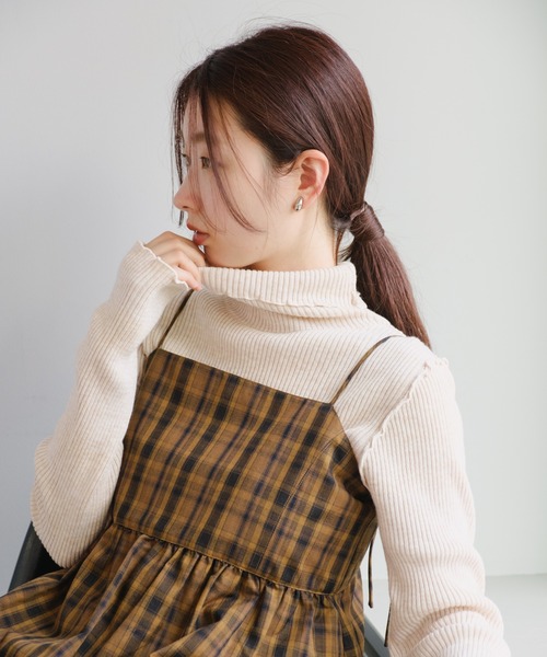 Kastane（カスタネ）の「【新色追加/4色展開/ウール混】リブハイネックニット（ニット/セーター・レディース・アイボリー/ブラック/オレンジ/ブラウン/チャコールグレー/ブルー/ライム・FREE）」の17枚目の写真