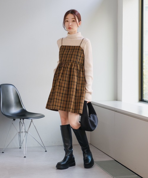 Kastane（カスタネ）の「【新色追加/4色展開/ウール混】リブハイネックニット（ニット/セーター・レディース・アイボリー/ブラック/オレンジ/ブラウン/チャコールグレー/ブルー/ライム・FREE）」の19枚目の写真