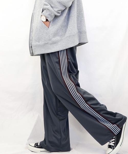Burner（バーナー）の「【GROOVY STORE】サイドライントラックパンツ（その他パンツ・メンズ・チャコールグレー/ブラック/パープル/グリーン・L/LL/M）」の2枚目の写真