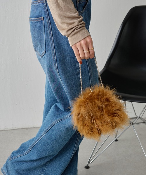 PAPILLONNER(パピヨネ)の「フェザーミニショルダー(ハンドバッグ・レディース・ブラウン/グリーン・FREE)」の4枚目の写真