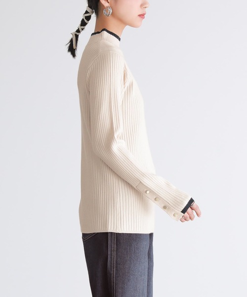 n'OrLABEL（ノアールレーベル）の「『配色袖ボタンハイネックニット』（ニット/セーター・レディース・ブラック/グレー/アイボリー/ダークラベンダー/グレイッシュブルー・LL/M/L）」の10枚目の写真