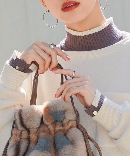 n'OrLABEL（ノアールレーベル）の「『配色袖ボタンハイネックニット』（ニット/セーター・レディース・ブラック/グレー/アイボリー/ダークラベンダー/グレイッシュブルー・LL/M/L）」の14枚目の写真