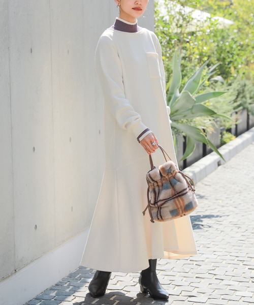 n'OrLABEL（ノアールレーベル）の「『配色袖ボタンハイネックニット』（ニット/セーター・レディース・ブラック/グレー/アイボリー/ダークラベンダー/グレイッシュブルー・LL/M/L）」の15枚目の写真