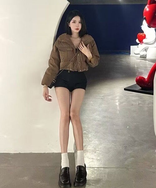 Mayree（メイリー）の「【Mayree】中綿 ダウンジャケット ショート丈 アウター（ダウンジャケット/コート・レディース・ブラウン・SMALL/MEDIUM/LARGE）」の2枚目の写真