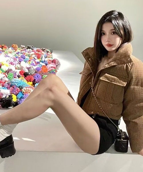 Mayree（メイリー）の「【Mayree】中綿 ダウンジャケット ショート丈 アウター（ダウンジャケット/コート・レディース・ブラウン・SMALL/MEDIUM/LARGE）」の3枚目の写真