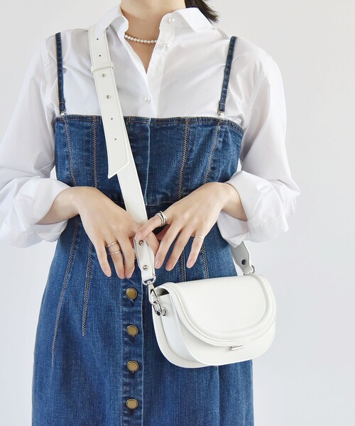 quaranciel(カランシエル)の「quaranciel: ハーフムーン ミニ ショルダー バッグ(ショルダーバッグ・レディース・ブラック/ホワイト/ピンク/ブルー・ONE SIZE)」の6枚目の写真