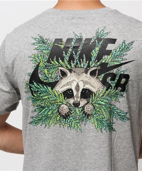 NIKE SB（ナイキエスビー）の「メンズ ナイキ ラクーン ファーン Tシャツ NIKE SB DRI-FIT RACCOON FERN TEE 683210（Tシャツ/カットソー・メンズ・ブラック/ダークグレー/バーガンディー・MEDIUM/SMALL/X-LARGE/LARGE）」の3枚目の写真