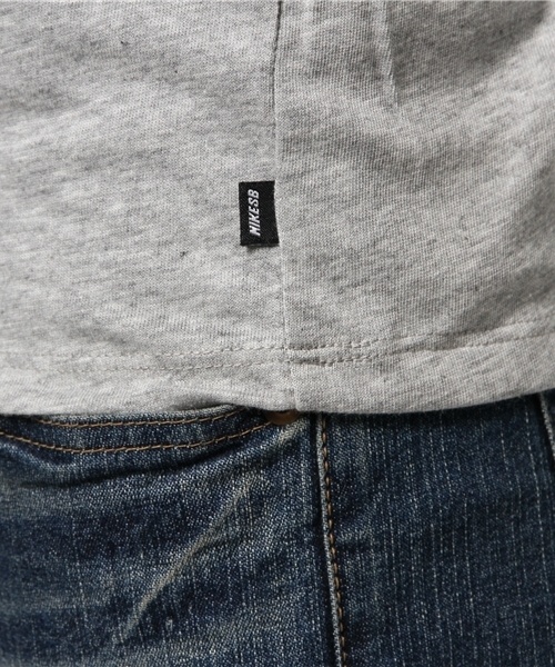 NIKE SB（ナイキエスビー）の「メンズ ナイキ ラクーン ファーン Tシャツ NIKE SB DRI-FIT RACCOON FERN TEE 683210（Tシャツ/カットソー・メンズ・ブラック/ダークグレー/バーガンディー・MEDIUM/SMALL/X-LARGE/LARGE）」の10枚目の写真
