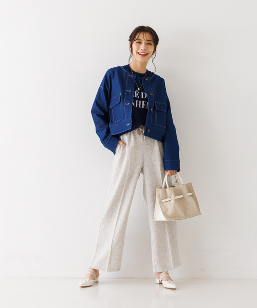 abahouse mavie(アバハウスマヴィ)の「ジャージーデニムショートジャケット(ノーカラージャケット・レディース・ブルー・フリー)」の5枚目の写真