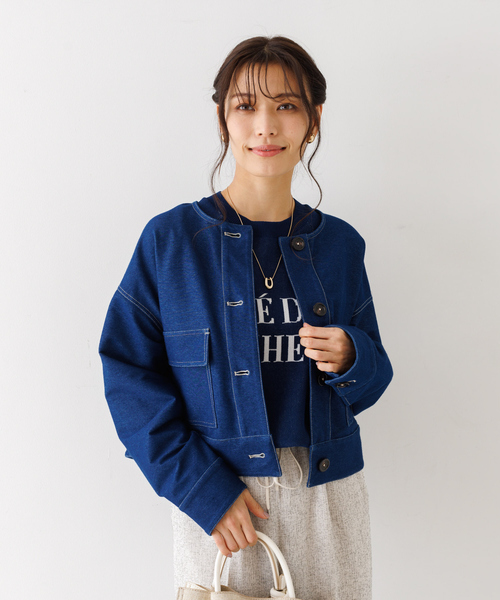 abahouse mavie(アバハウスマヴィ)の「ジャージーデニムショートジャケット(ノーカラージャケット・レディース・ブルー・フリー)」の7枚目の写真