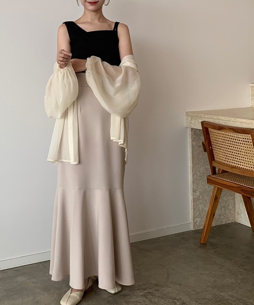 JUNOAH(ジュノア)の「アシメデザインリブタンクトップ(タンクトップ・レディース・ブラック/ベージュ/チャコール・X-LARGE/LARGE/MEDIUM)」の7枚目の写真