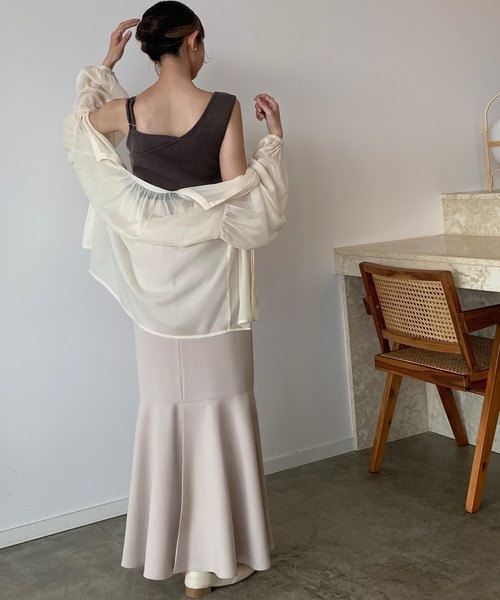 JUNOAH(ジュノア)の「アシメデザインリブタンクトップ(タンクトップ・レディース・ブラック/ベージュ/チャコール・X-LARGE/LARGE/MEDIUM)」の14枚目の写真