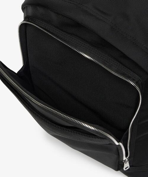 LACOSTE（ラコステ）の「コメ PCポケットナイロンバックパック（バックパック/リュック・メンズ・ブラック・FREE）」の2枚目の写真