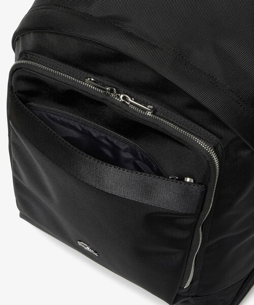 LACOSTE(ラコステ)の「コメ PCポケットナイロンバックパック(バックパック/リュック・メンズ・ブラック・FREE)」の12枚目の写真