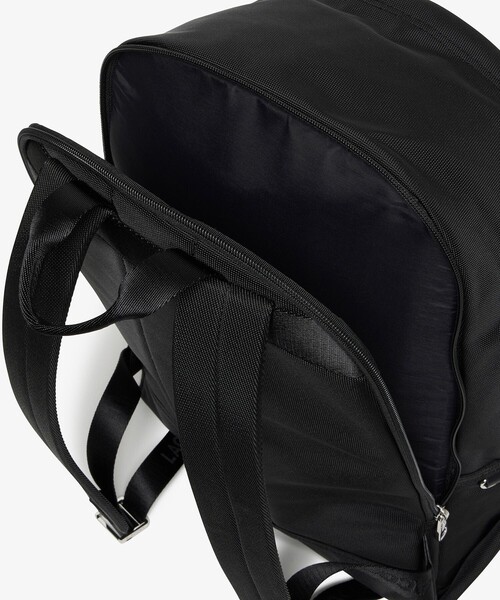LACOSTE(ラコステ)の「コメ PCポケットナイロンバックパック(バックパック/リュック・メンズ・ブラック・FREE)」の14枚目の写真