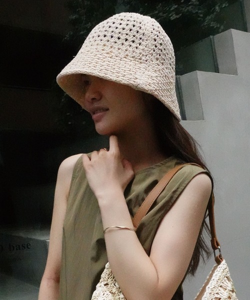 CORNERS(コーナーズ)の「透かし編みペーパーバケットハット(ハット・レディース・ブラック/ライトベージュ/ベージュ・FREE)」の5枚目の写真