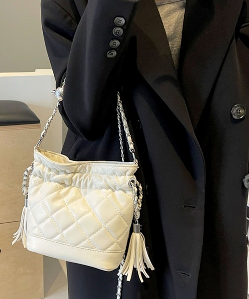 florist（フローリスト）の「タッセルチャームがかわいい♪キルトレザー巾着ショルダーバッグ（ショルダーバッグ・レディース・ホワイト/ピンク/シルバー/ブラック・FREE）」の16枚目の写真