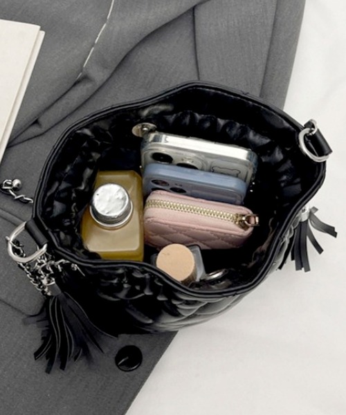 florist（フローリスト）の「タッセルチャームがかわいい♪キルトレザー巾着ショルダーバッグ（ショルダーバッグ・レディース・ホワイト/ピンク/シルバー/ブラック・FREE）」の19枚目の写真