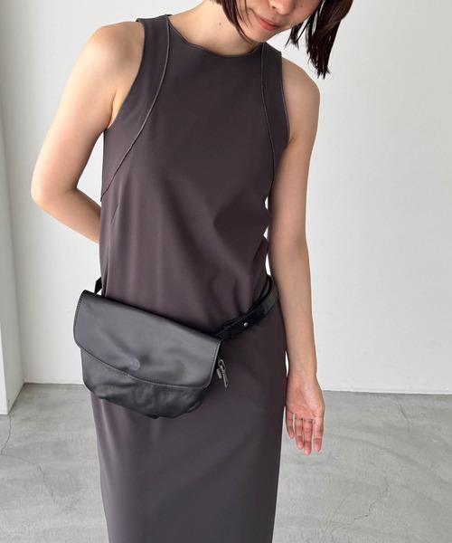 CANAL JEAN(キャナルジーン)の「El mar レザーボディバッグ(ボディバッグ/ウエストポーチ・レディース・ブラック・ONE SIZE)」の4枚目の写真