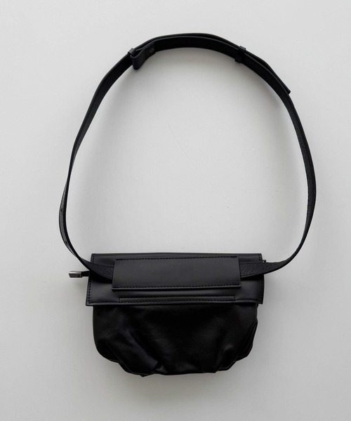 CANAL JEAN(キャナルジーン)の「El mar レザーボディバッグ(ボディバッグ/ウエストポーチ・レディース・ブラック・ONE SIZE)」の9枚目の写真