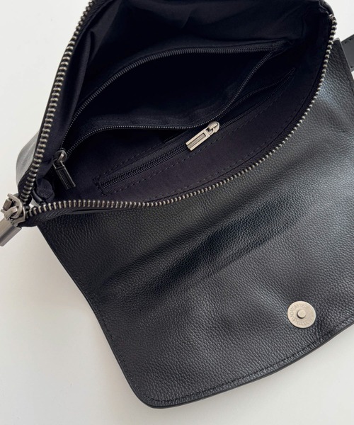 CANAL JEAN(キャナルジーン)の「El mar レザーボディバッグ(ボディバッグ/ウエストポーチ・レディース・ブラック・ONE SIZE)」の13枚目の写真