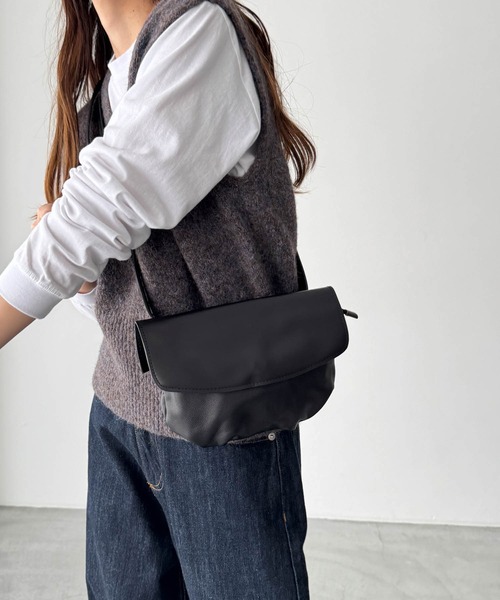 CANAL JEAN(キャナルジーン)の「El mar レザーボディバッグ(ボディバッグ/ウエストポーチ・レディース・ブラック・ONE SIZE)」の16枚目の写真