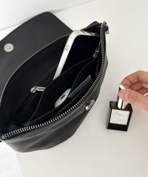 CANAL JEAN(キャナルジーン)の「El mar レザーボディバッグ(ボディバッグ/ウエストポーチ・レディース・ブラック・ONE SIZE)」の22枚目の写真