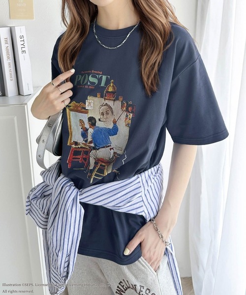 classicalelf(クラシカルエルフ)の「『THE SATURDAY EVENING POST』×クラシカルエルフ 別注グラフィックTシャツ 【Rockwell's Triple Self-Portrait Reprint】(Tシャツ/カットソー・レディース・チャコール/ホワイト・MEDIUM/LARGE/SMALL/X-LARGE)」の5枚目の写真