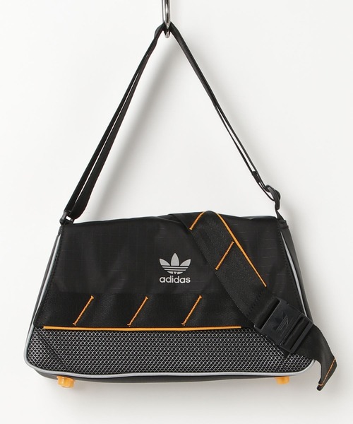 AIR LINER エアライナー VINTAGE WOOD SMサイズ adidas（アディダス）の「ミニ エアライナーバッグ / アディダス