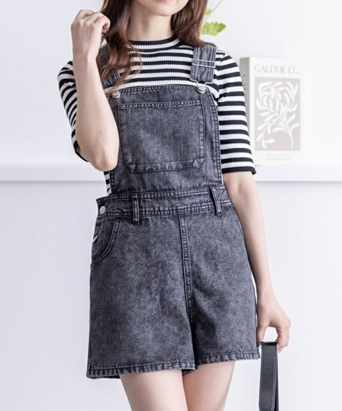 clear（クリア）の「デニムミニサロペット［平成 Y2K カジュアル ショート丈］≪再入荷≫（サロペット/オーバーオール・レディース・ライトブルー/ブラック・F）」の2枚目の写真