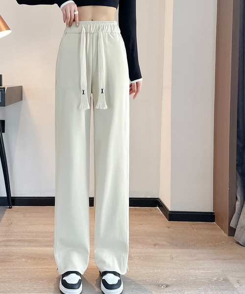 aimoha(アイモハ)の「【Aimoha】スウェットワイドパンツ(スウェットパンツ・レディース・ブラック/ホワイト・SMALL/MEDIUM/LARGE/X-LARGE)」の1枚目の写真